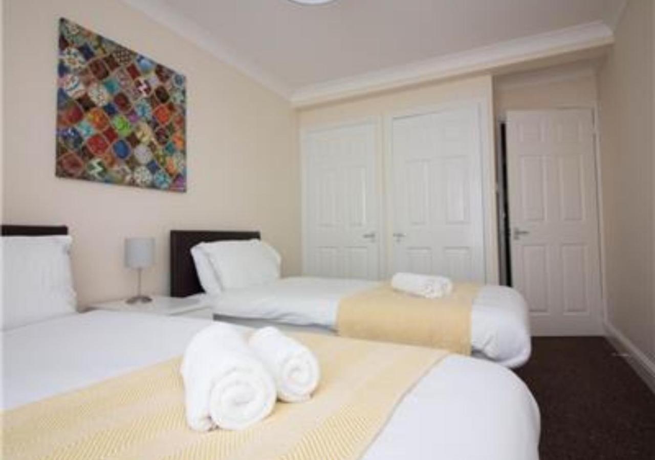 Stayzo Penthouse Accommodation 2- Premier Lodge Southampton Exterior photo
