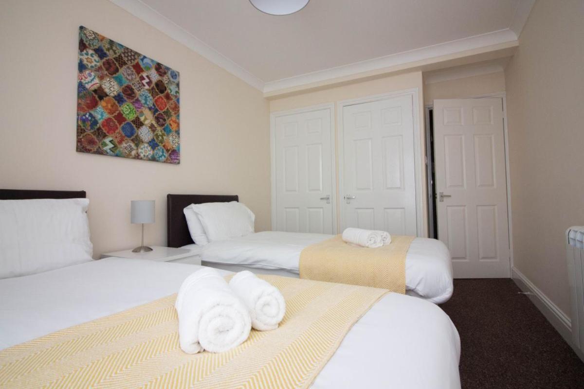 Stayzo Penthouse Accommodation 2- Premier Lodge Southampton Exterior photo
